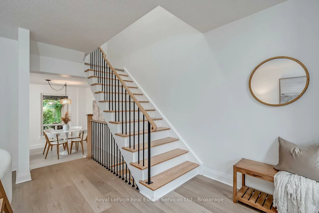 2403, Delkus, Cooksville, Mississauga