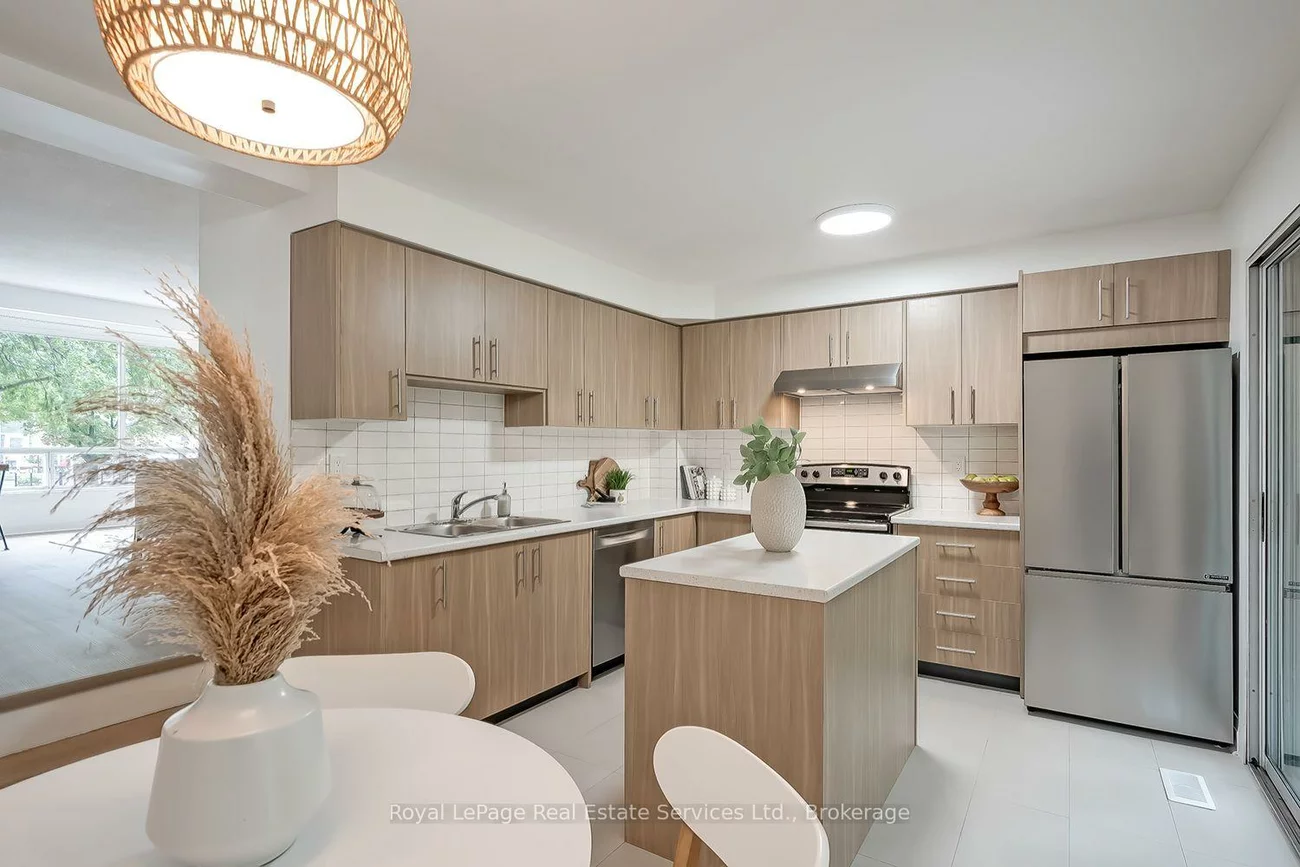 2403, Delkus, Cooksville, Mississauga