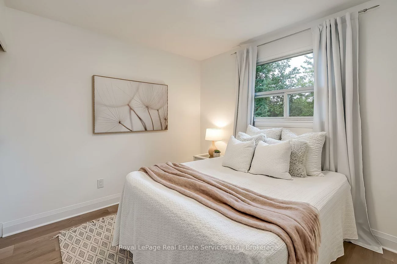 2403, Delkus, Cooksville, Mississauga