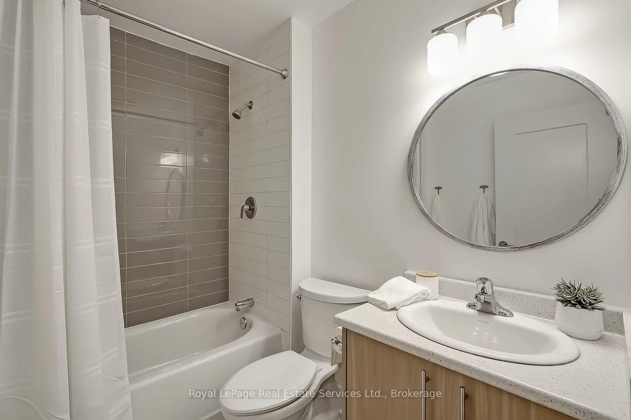 2403, Delkus, Cooksville, Mississauga