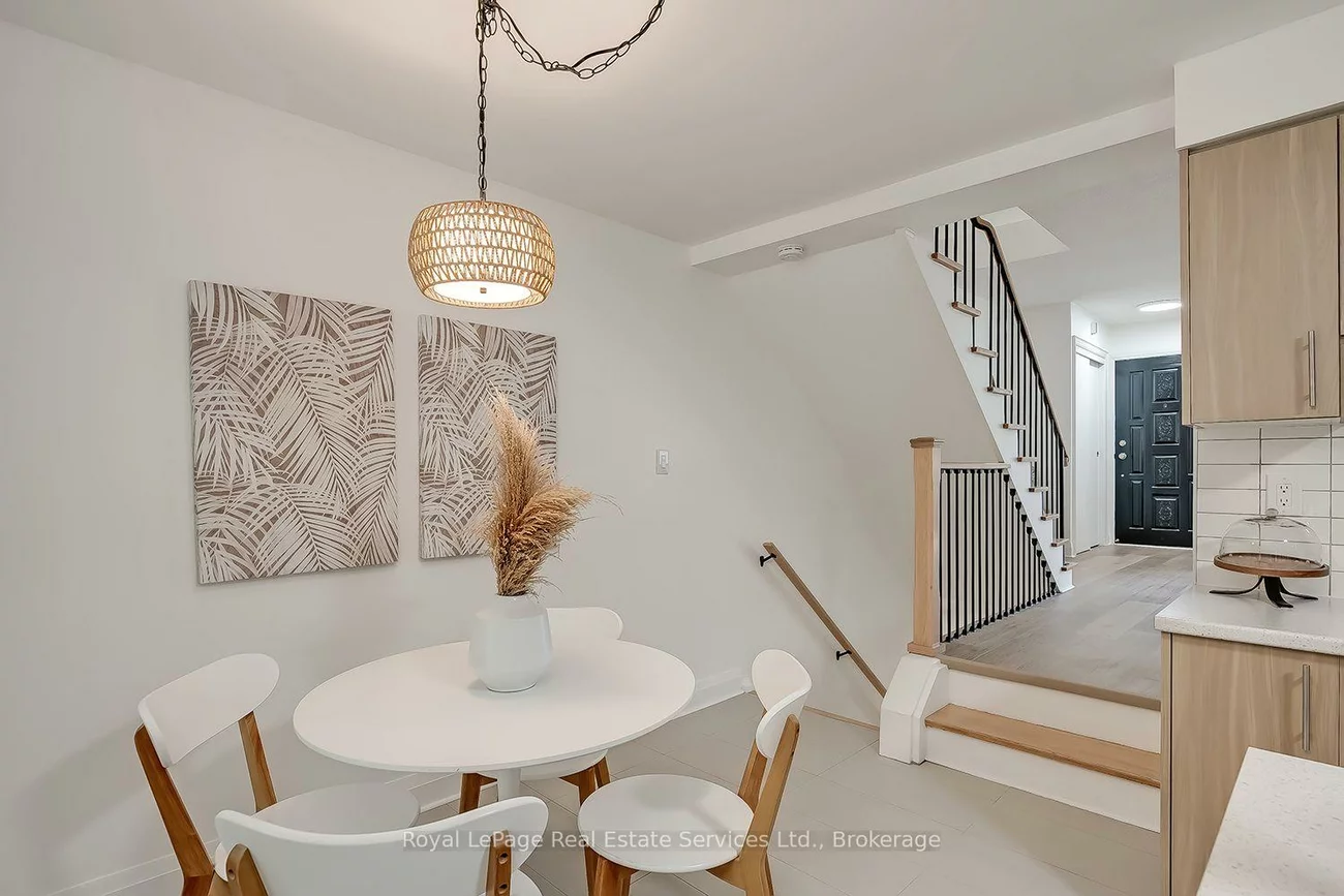 2403, Delkus, Cooksville, Mississauga