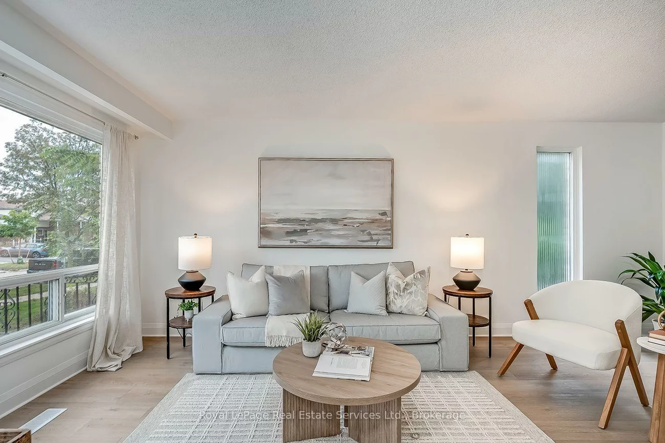 2403, Delkus, Cooksville, Mississauga