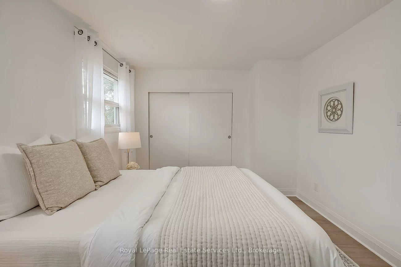 2403, Delkus, Cooksville, Mississauga