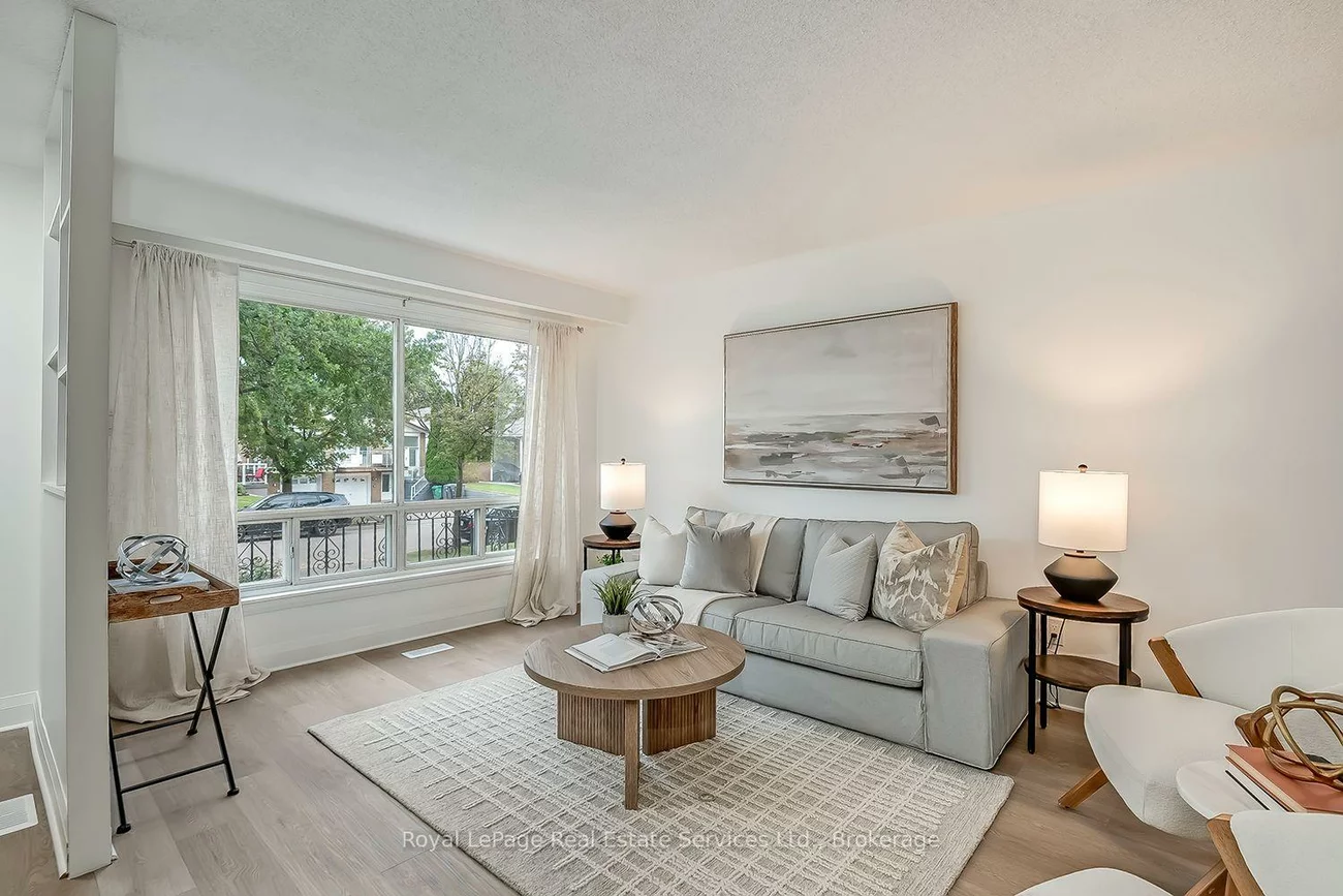 2403, Delkus, Cooksville, Mississauga