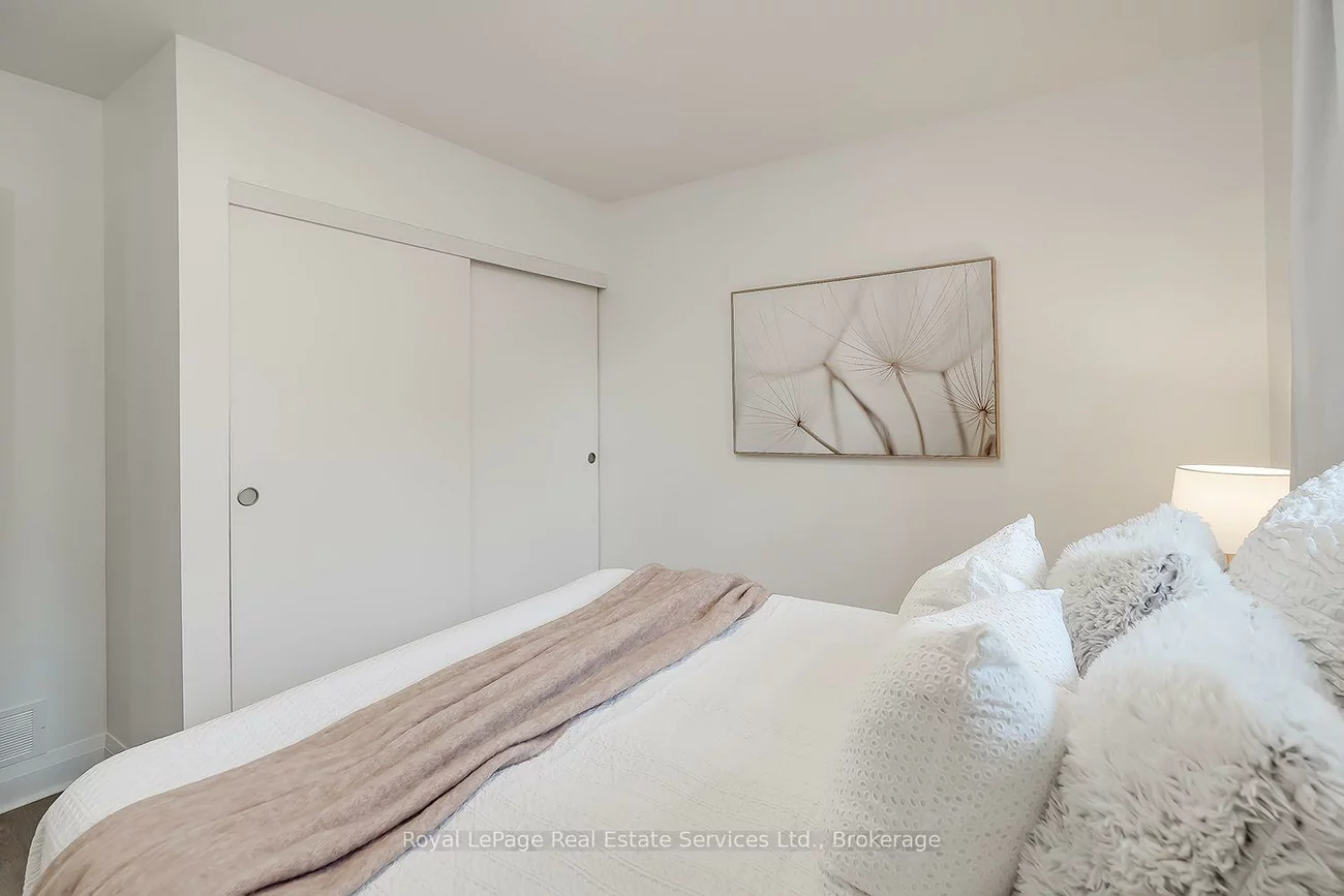 2403, Delkus, Cooksville, Mississauga