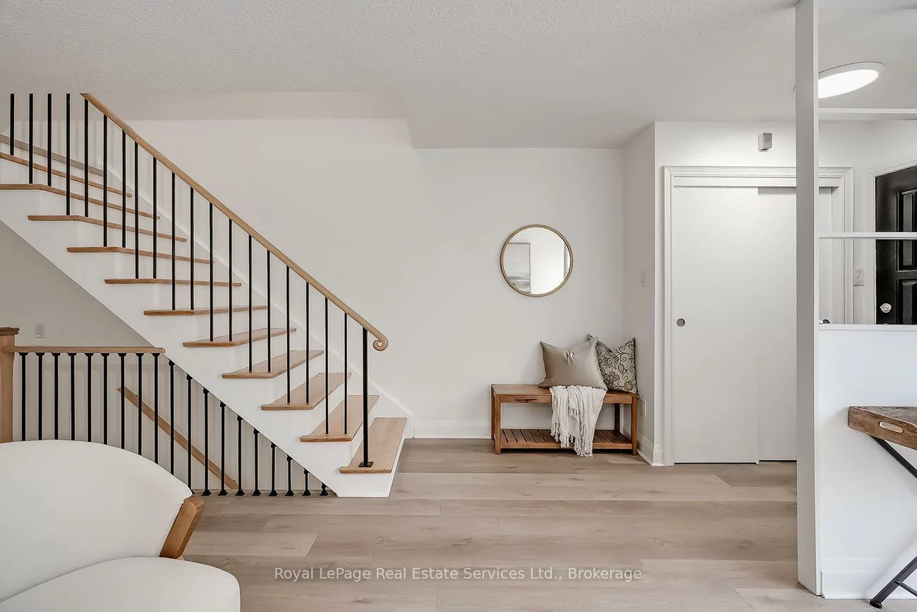 2403, Delkus, Cooksville, Mississauga
