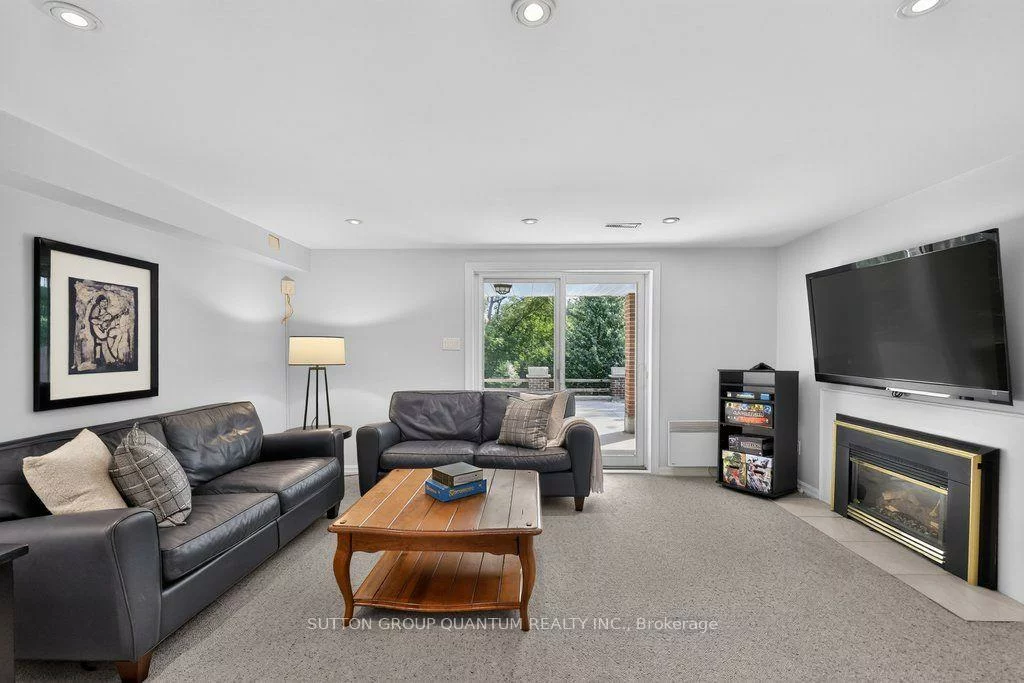 1526, Green, Clarkson, Mississauga