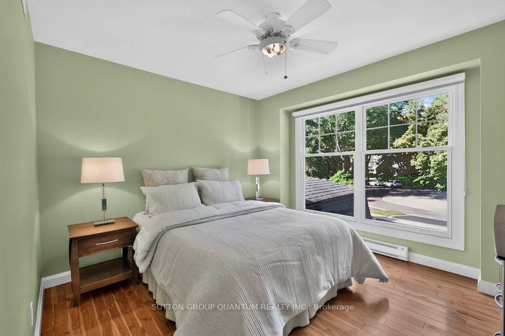 1526, Green, Clarkson, Mississauga