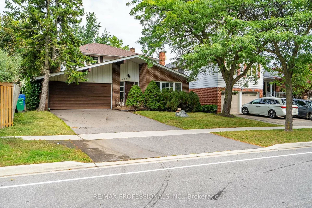 925, Runningbrook, Applewood, Mississauga