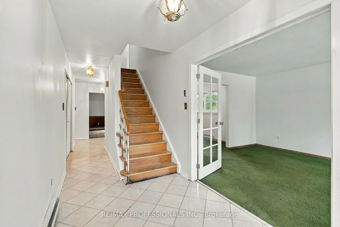 925, Runningbrook, Applewood, Mississauga