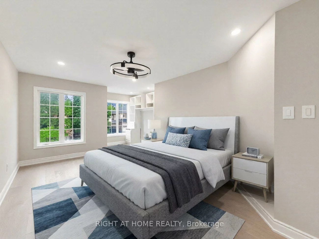 1530, Portsmouth, East Credit, Mississauga