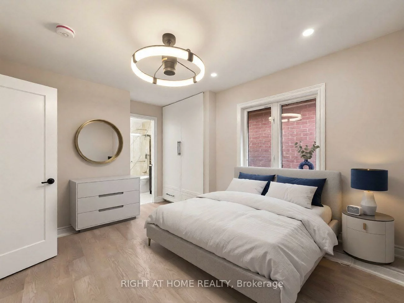 1530, Portsmouth, East Credit, Mississauga