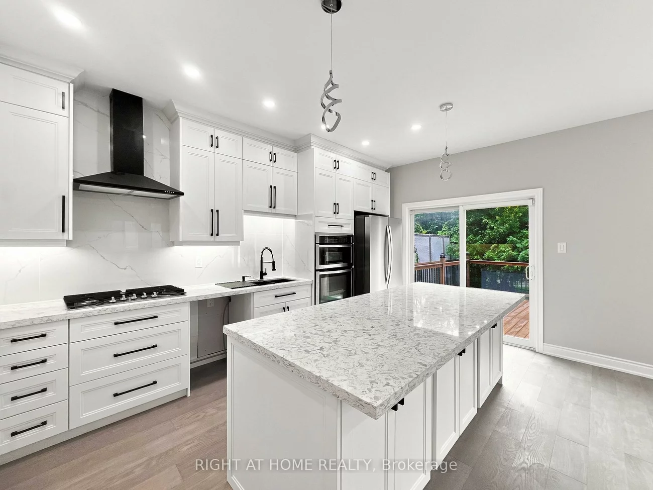1530, Portsmouth, East Credit, Mississauga
