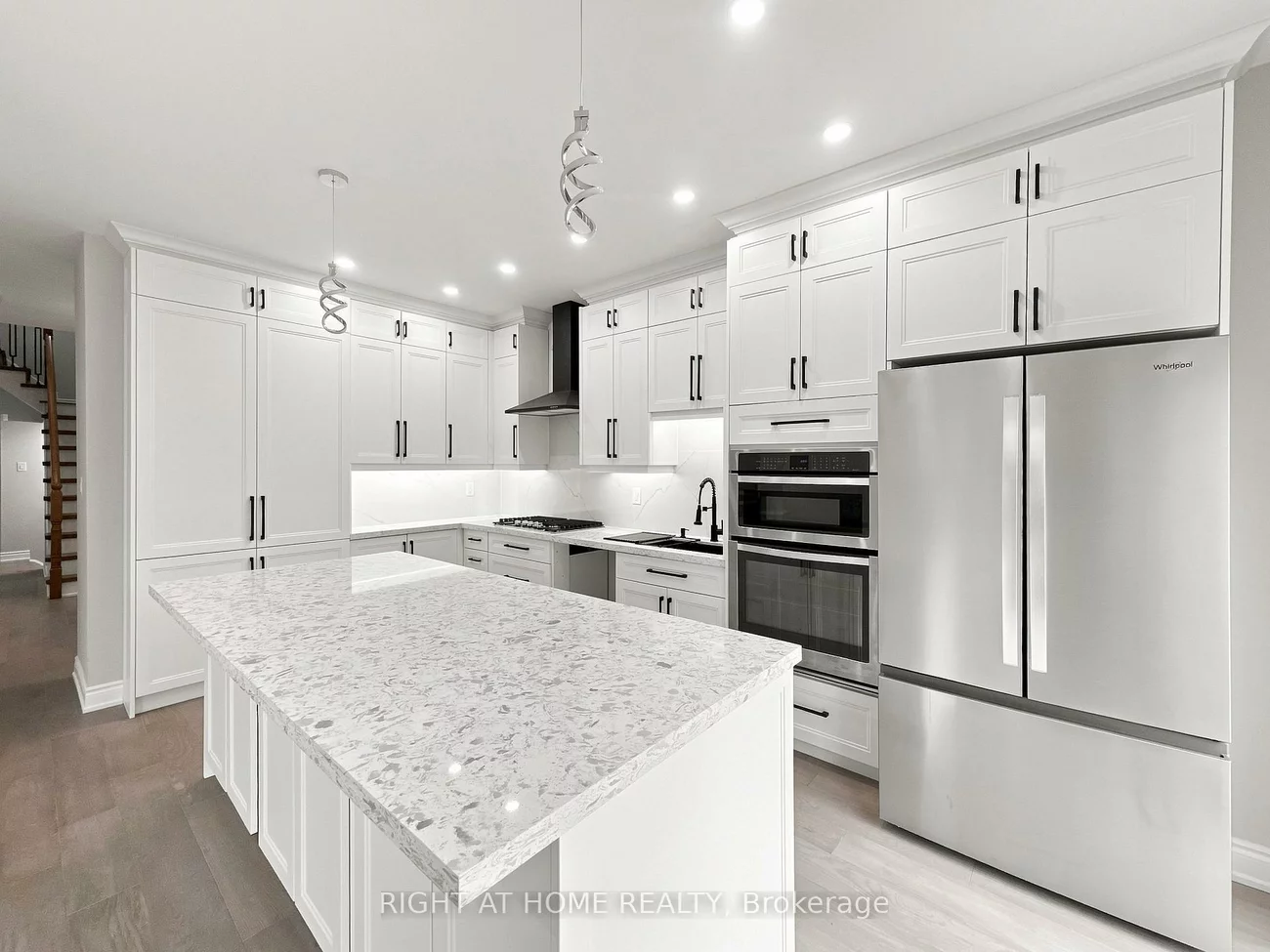 1530, Portsmouth, East Credit, Mississauga