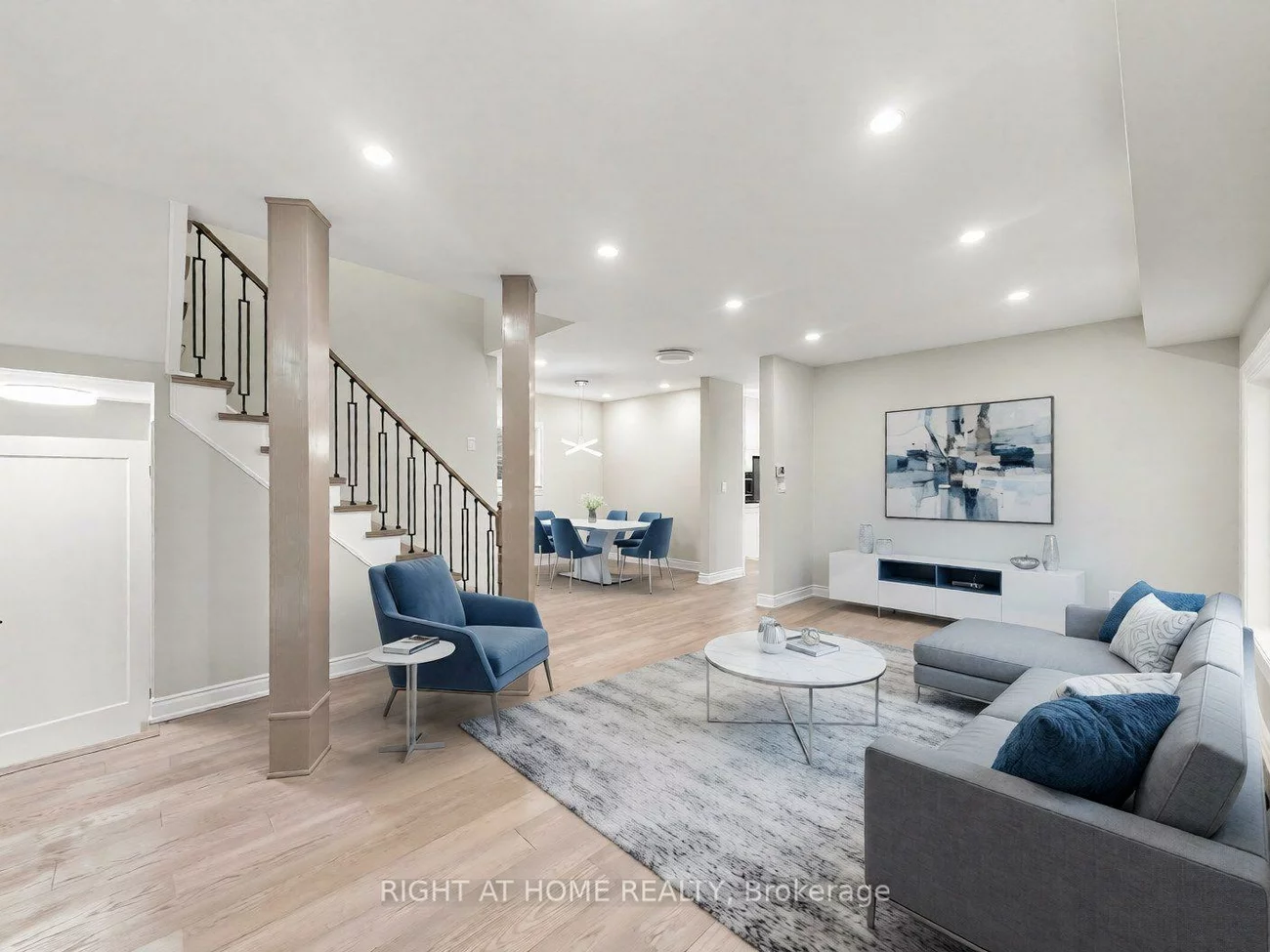 1530, Portsmouth, East Credit, Mississauga