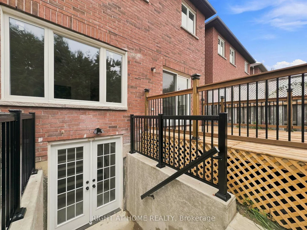 1530, Portsmouth, East Credit, Mississauga