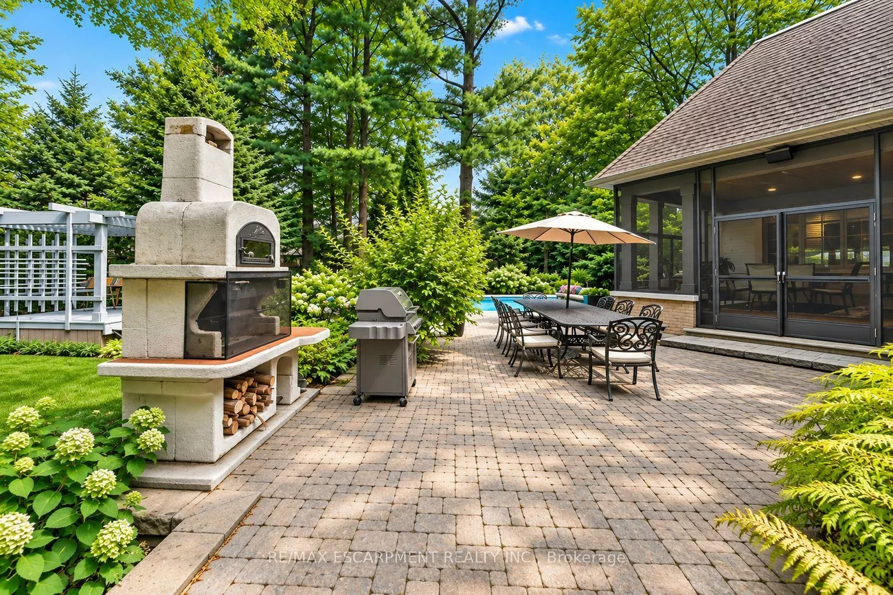 2209, Pineneedle, Erindale, Mississauga