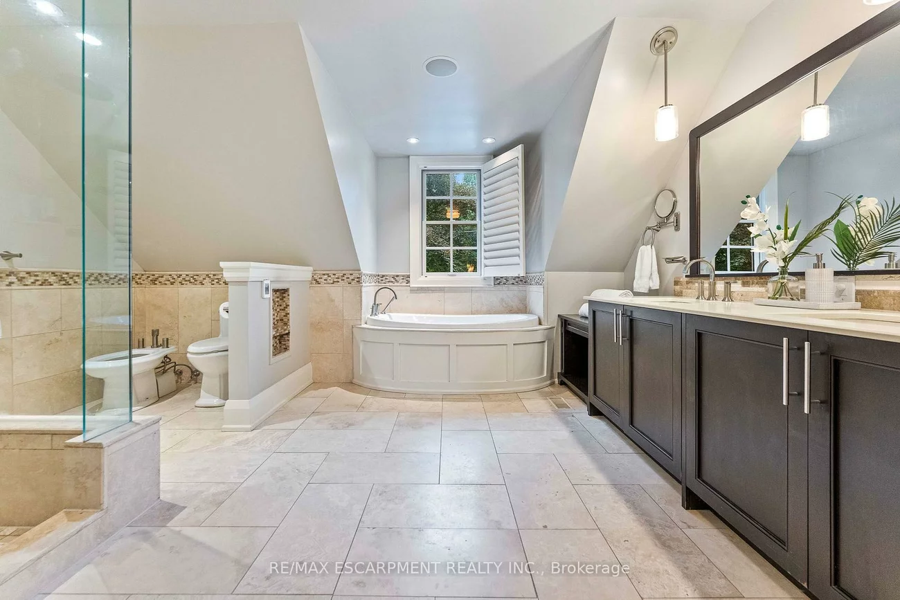 2209, Pineneedle, Erindale, Mississauga