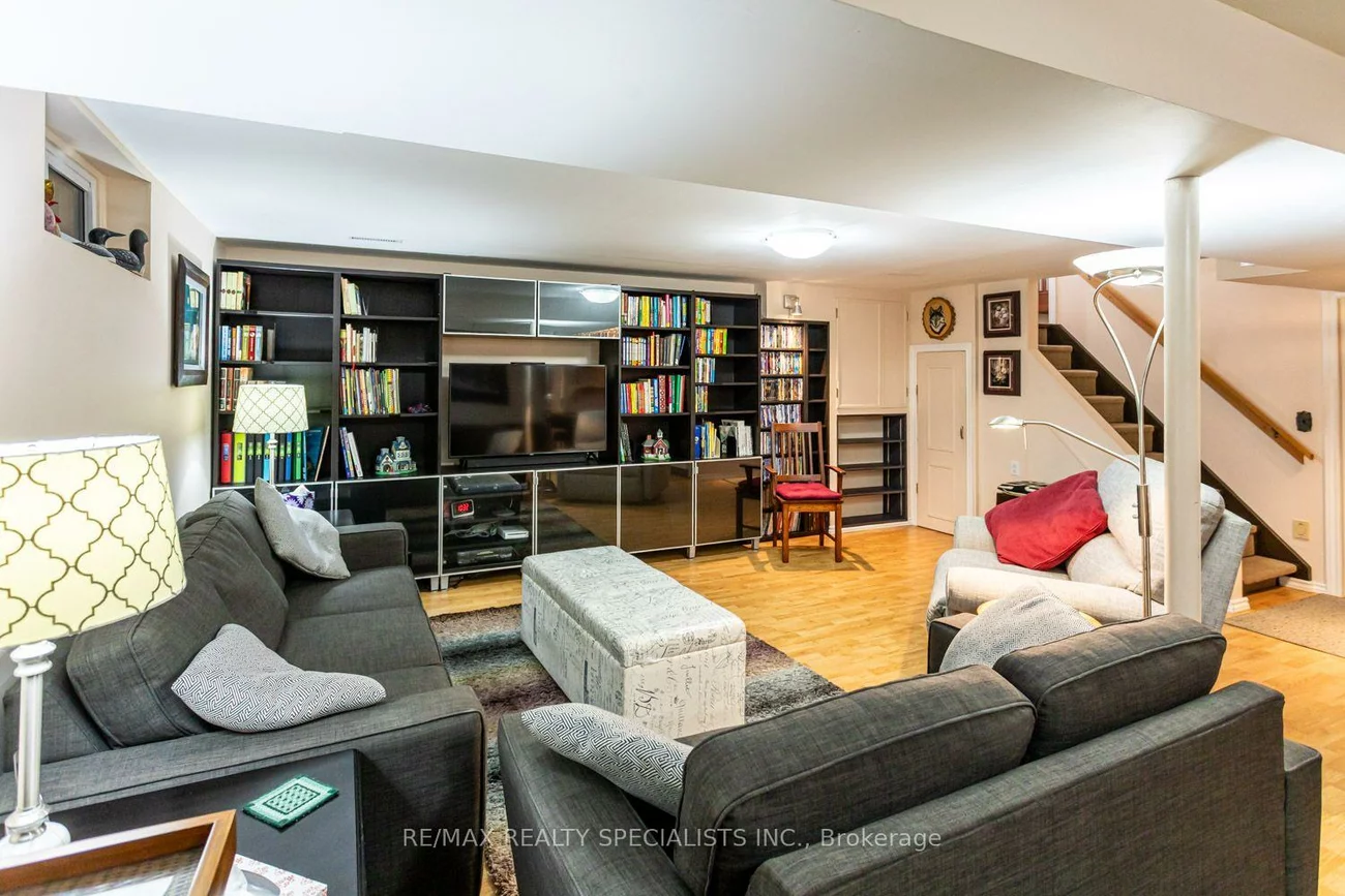 32, Falconer, Streetsville, Mississauga