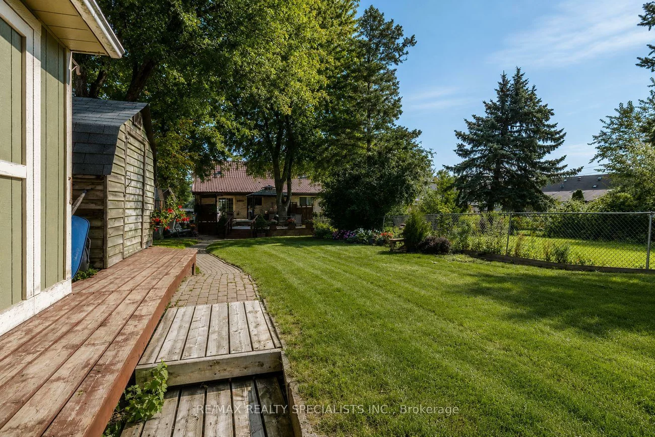 32, Falconer, Streetsville, Mississauga