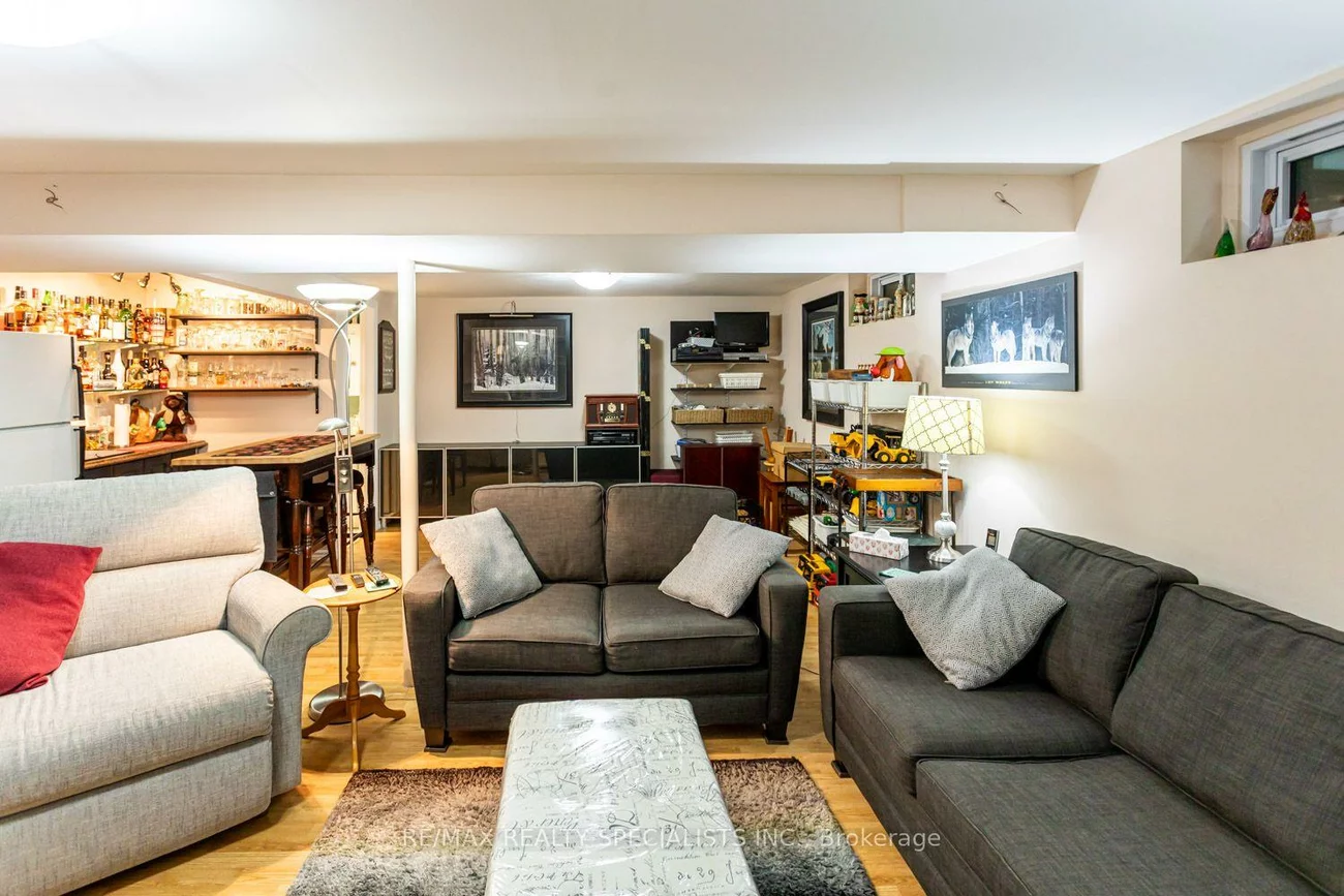 32, Falconer, Streetsville, Mississauga