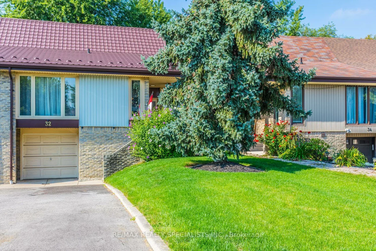 32, Falconer, Streetsville, Mississauga