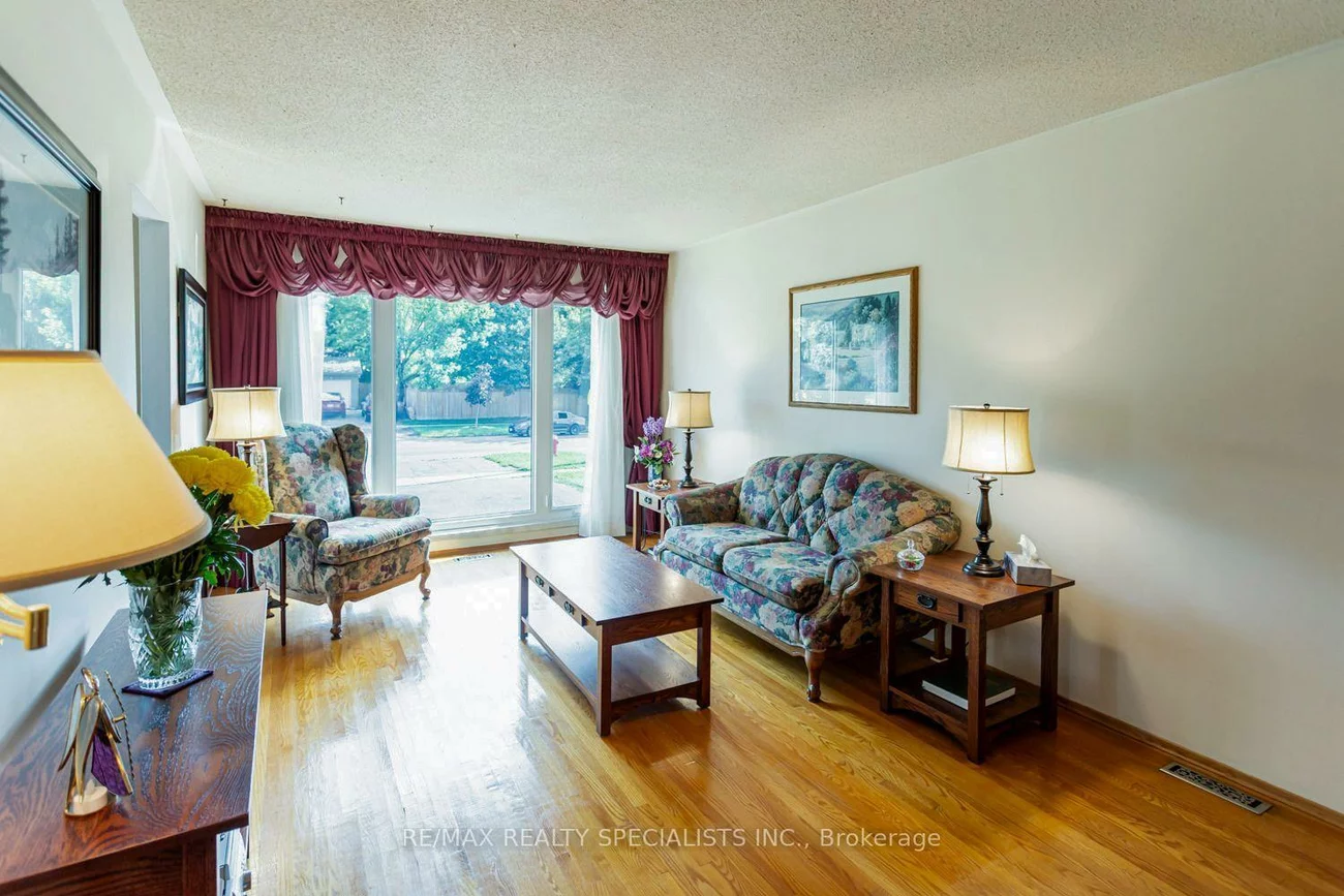 32, Falconer, Streetsville, Mississauga