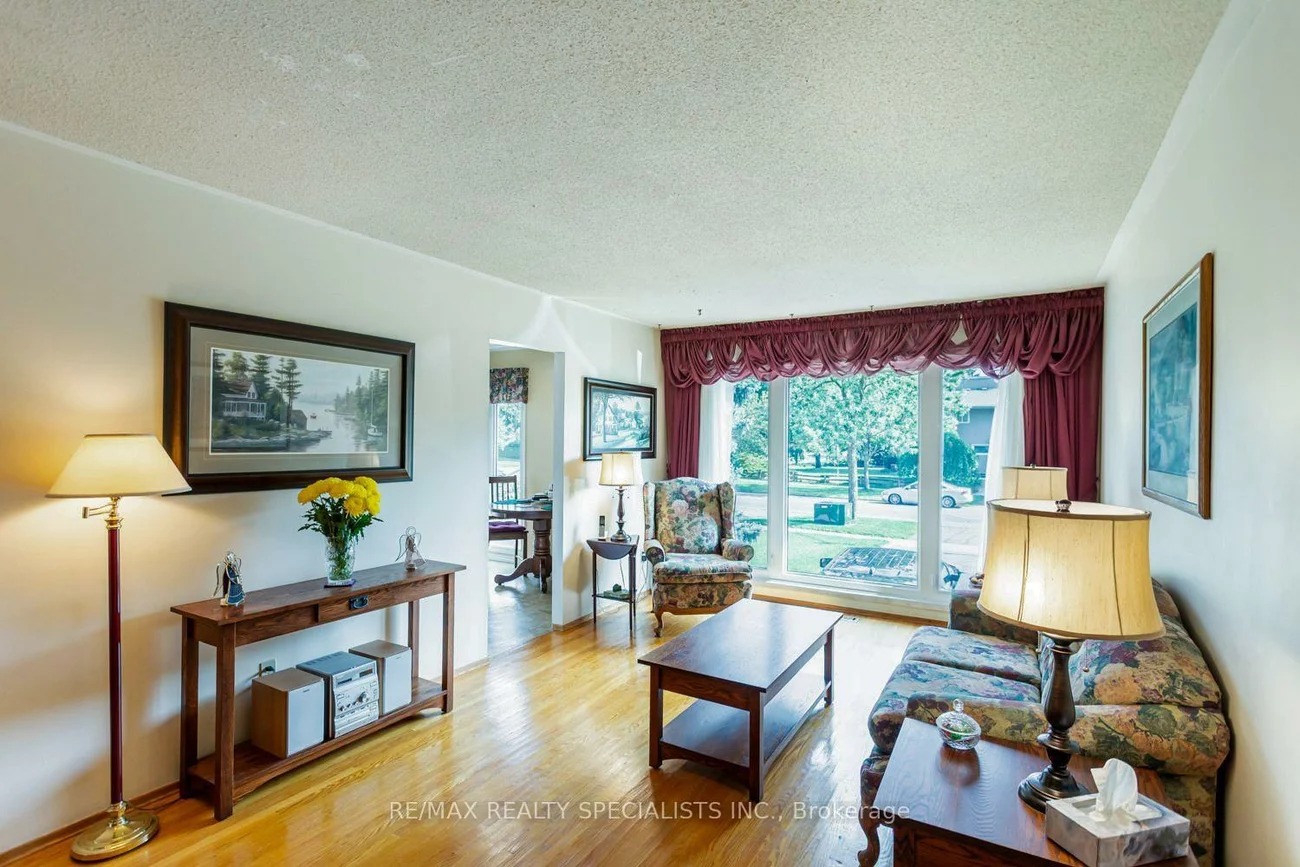 32, Falconer, Streetsville, Mississauga