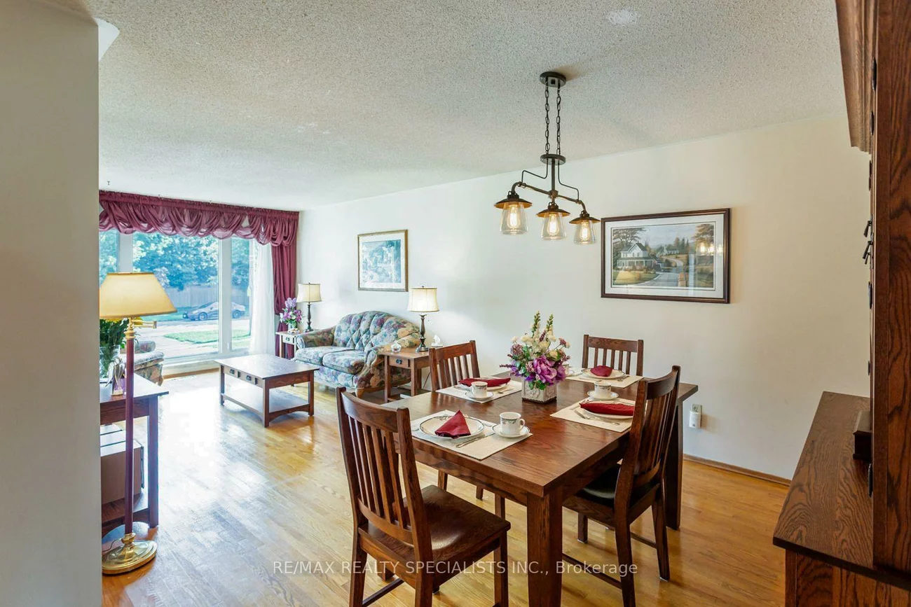 32, Falconer, Streetsville, Mississauga