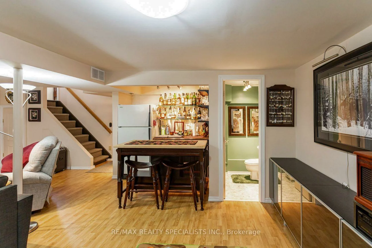 32, Falconer, Streetsville, Mississauga