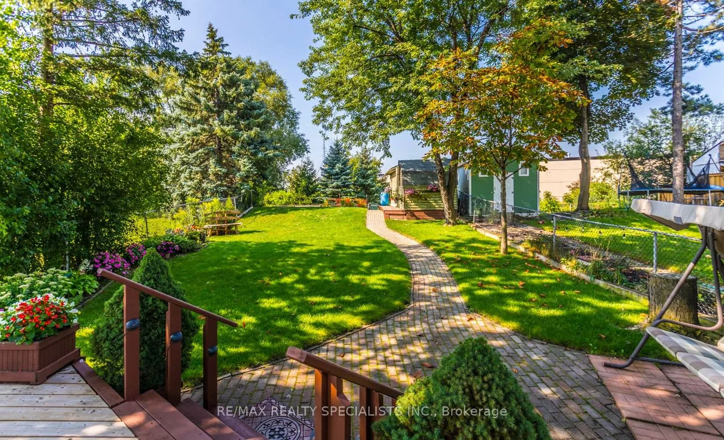32, Falconer, Streetsville, Mississauga