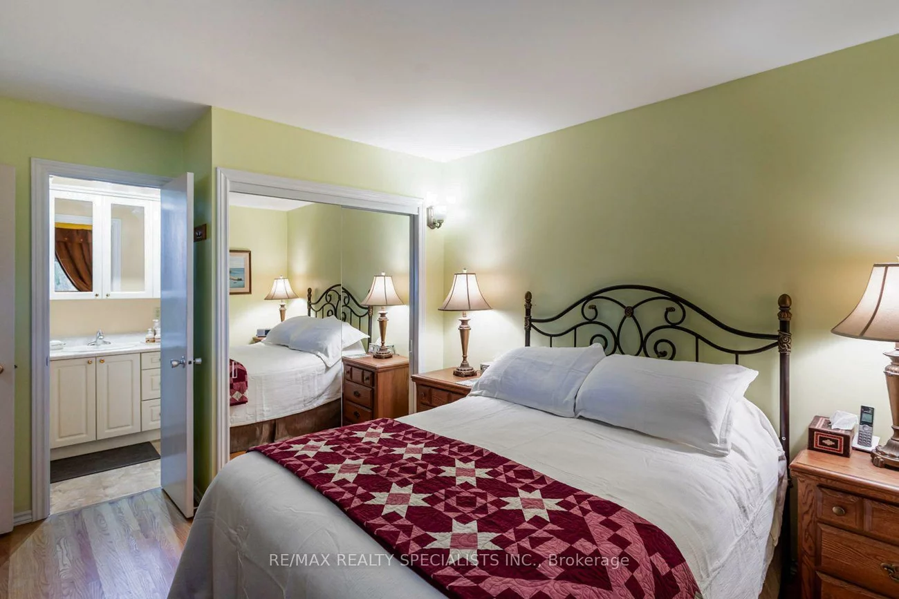 32, Falconer, Streetsville, Mississauga