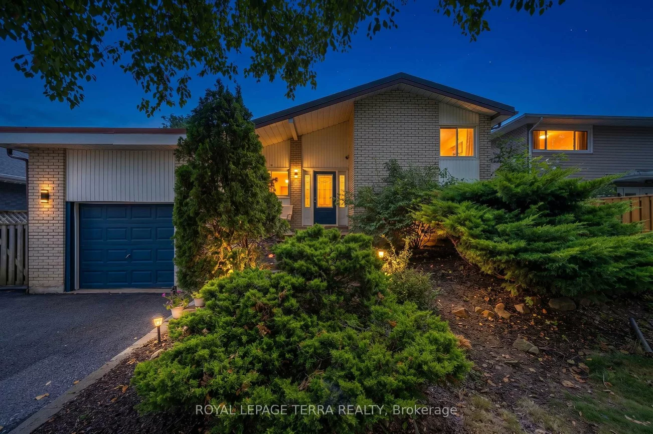 1571, Lewisham, Clarkson, Mississauga