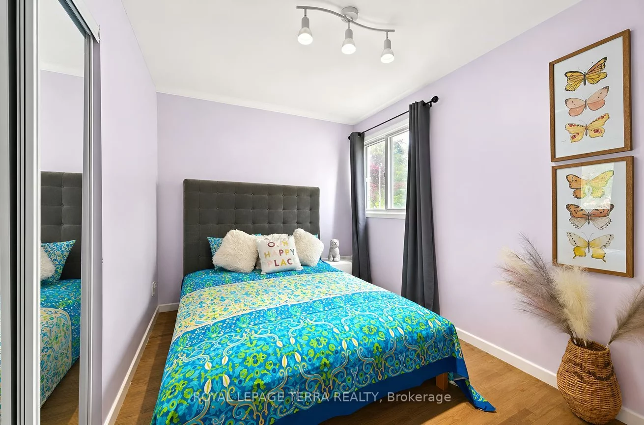 1571, Lewisham, Clarkson, Mississauga