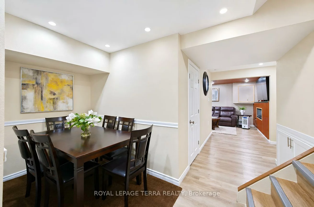 1571, Lewisham, Clarkson, Mississauga