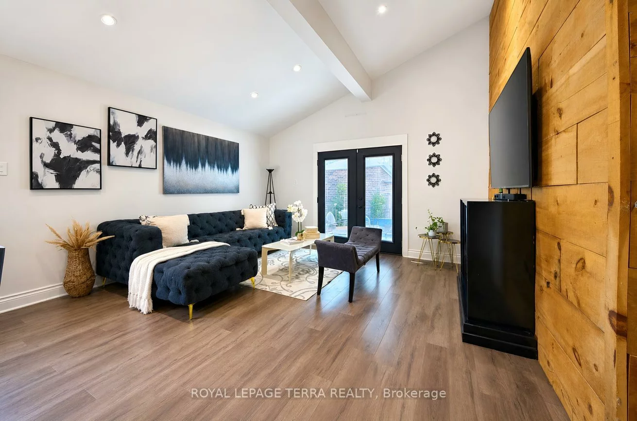 1571, Lewisham, Clarkson, Mississauga