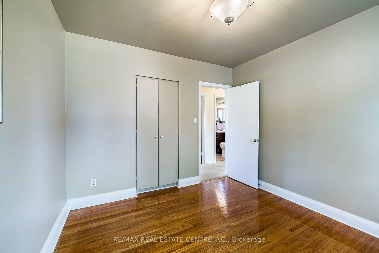 2591, Whaley, Cooksville, Mississauga