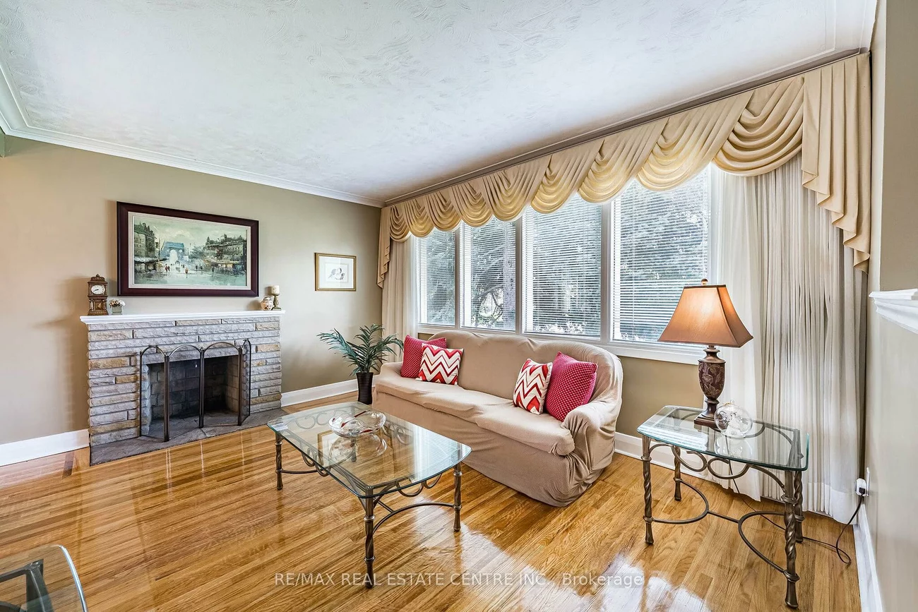 2591, Whaley, Cooksville, Mississauga