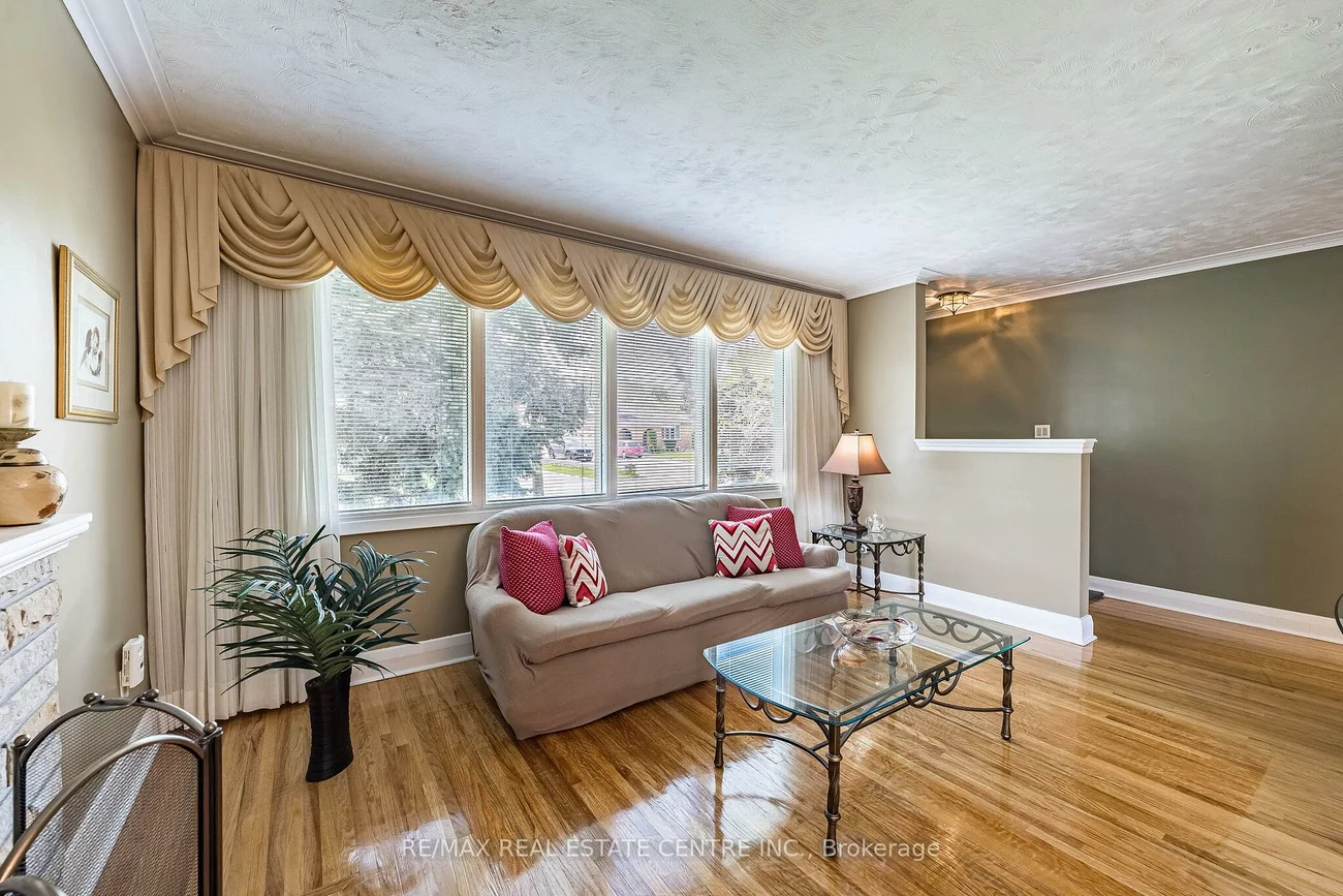 2591, Whaley, Cooksville, Mississauga