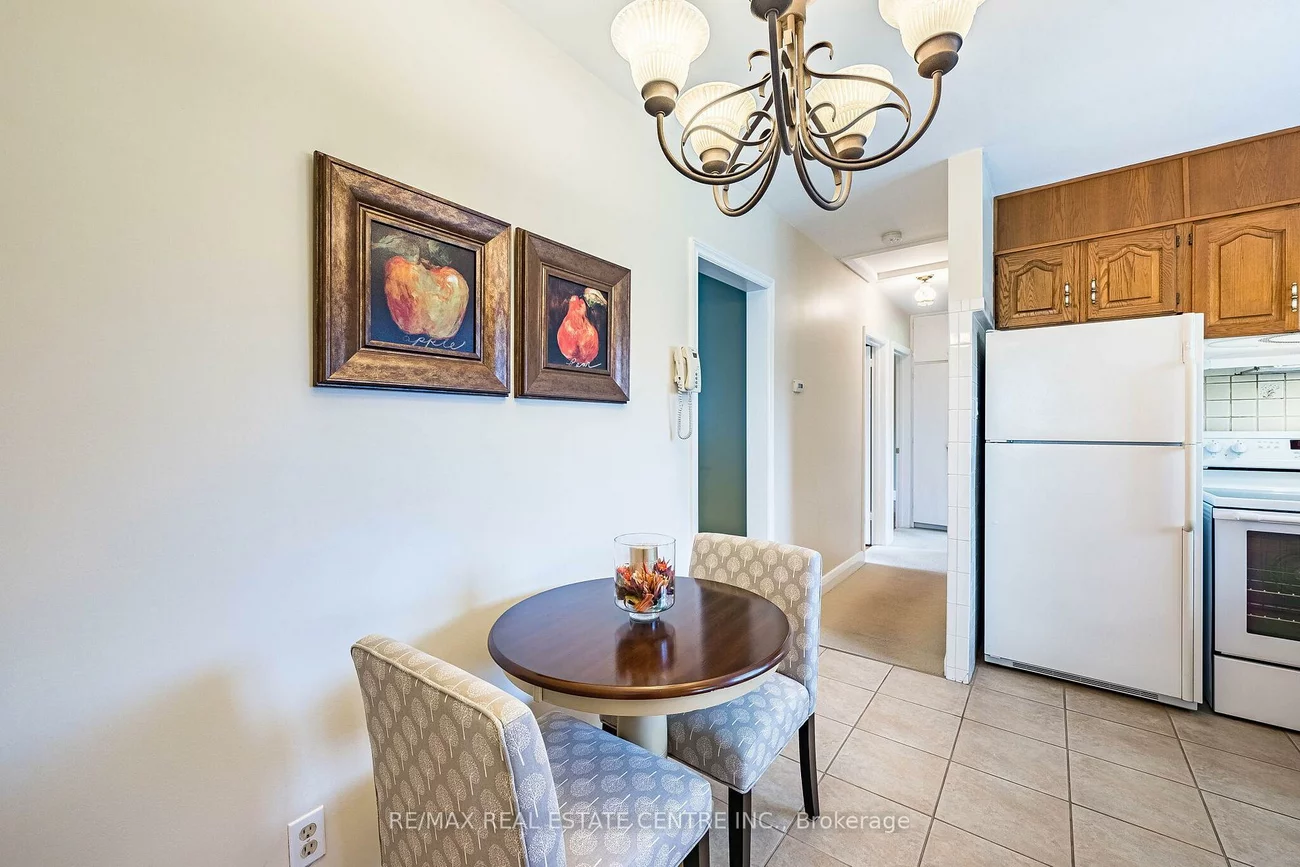 2591, Whaley, Cooksville, Mississauga