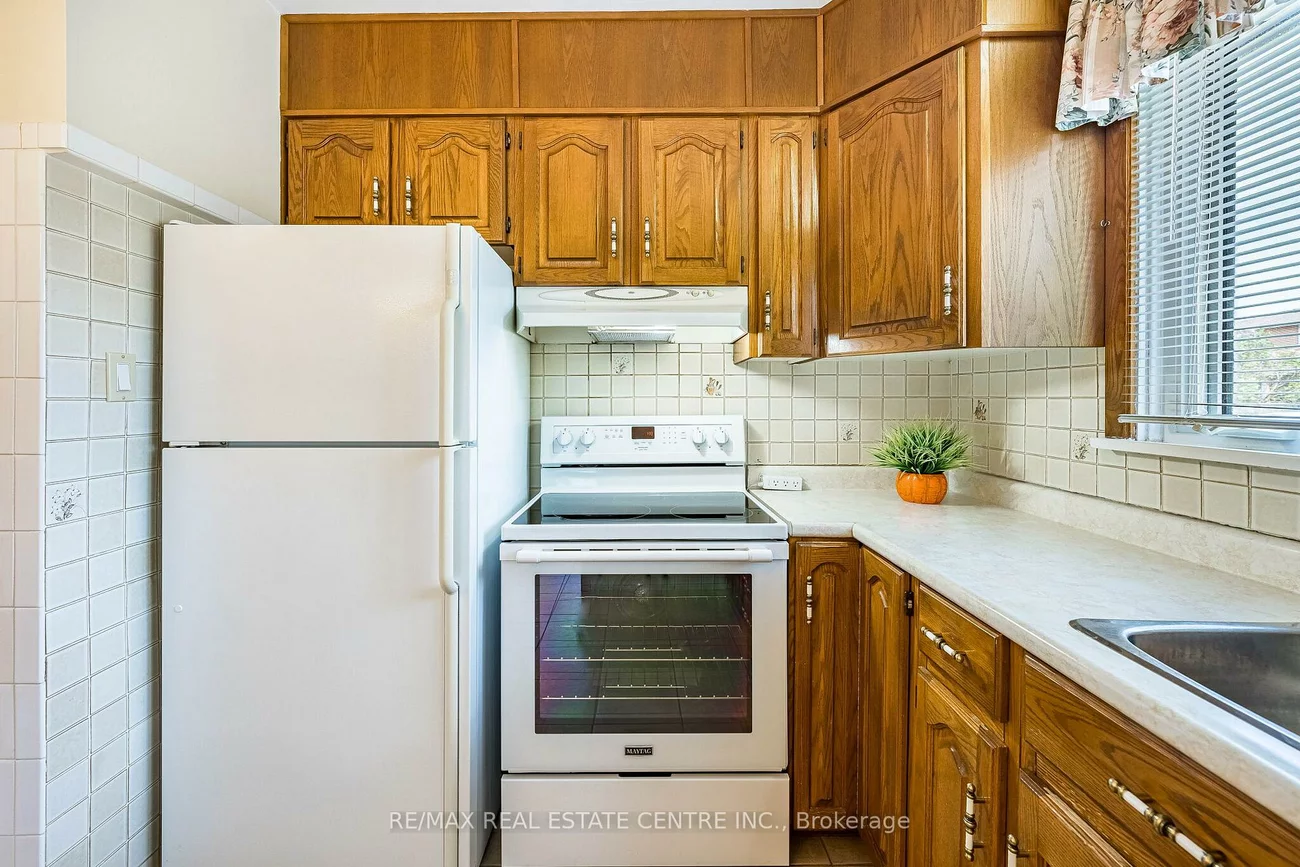 2591, Whaley, Cooksville, Mississauga