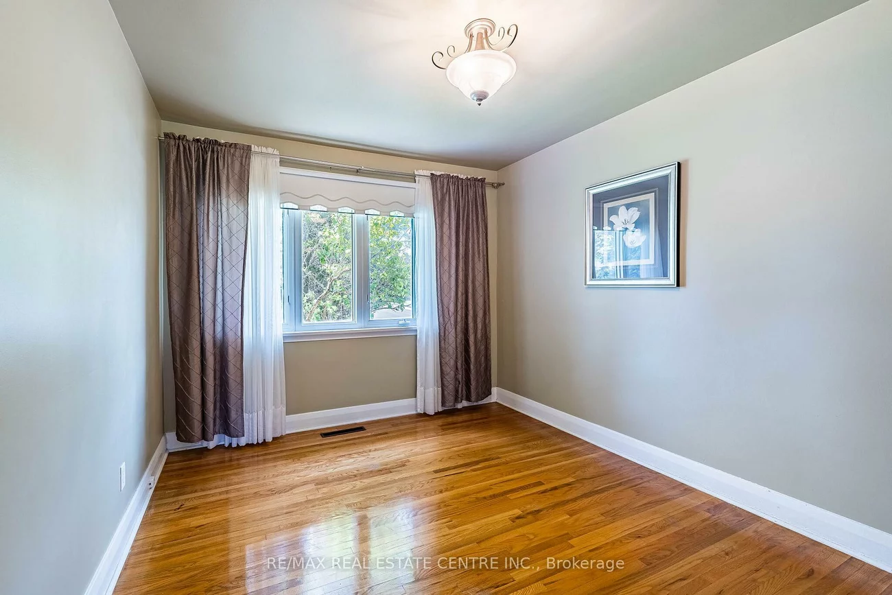 2591, Whaley, Cooksville, Mississauga