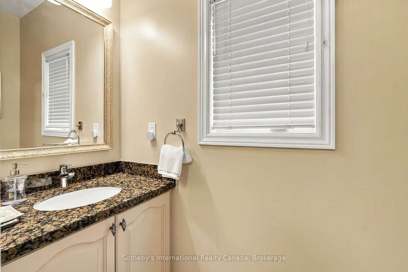 3352, Erin Centre, Churchill Meadows, Mississauga