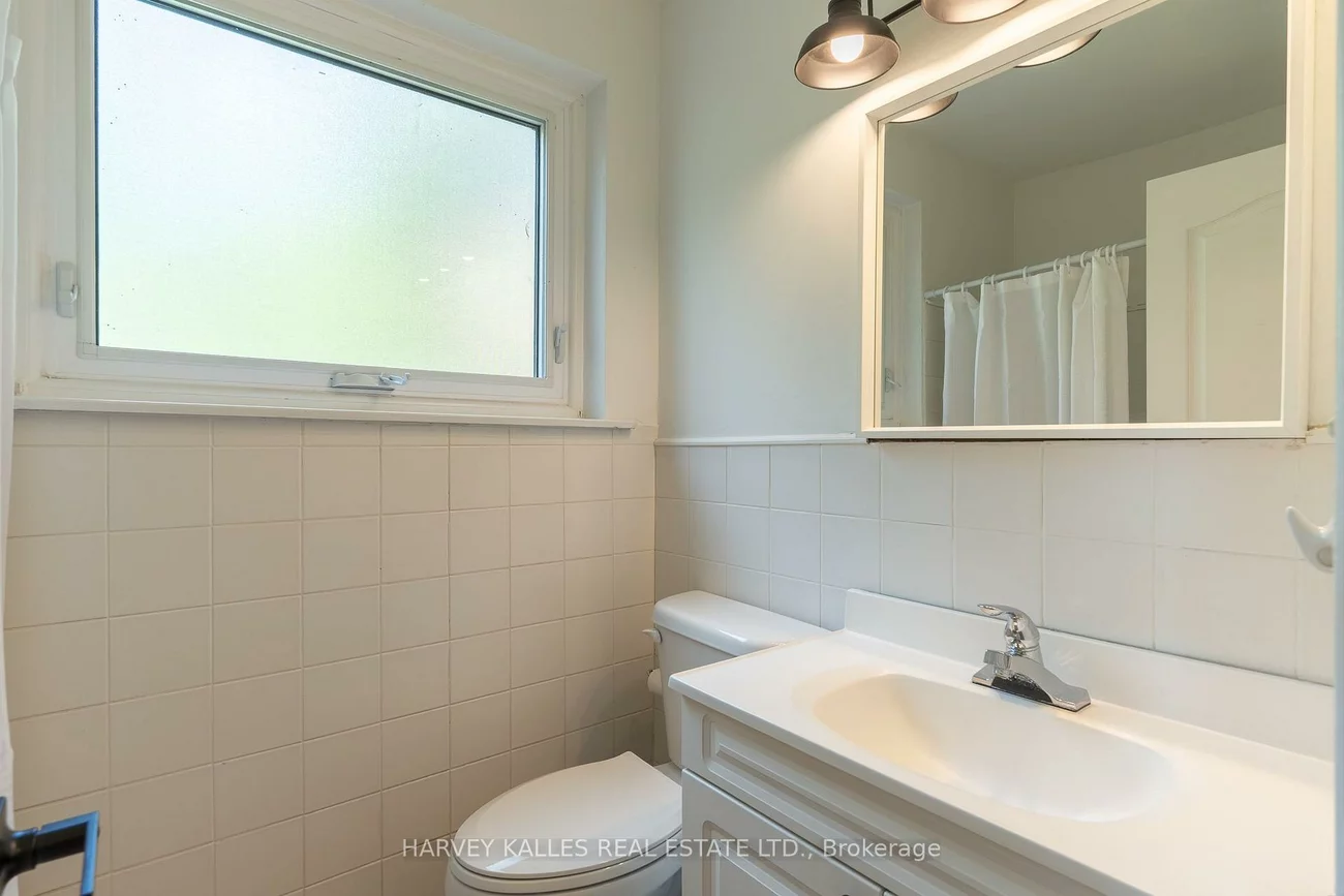 2258, Brookhurst, Clarkson, Mississauga