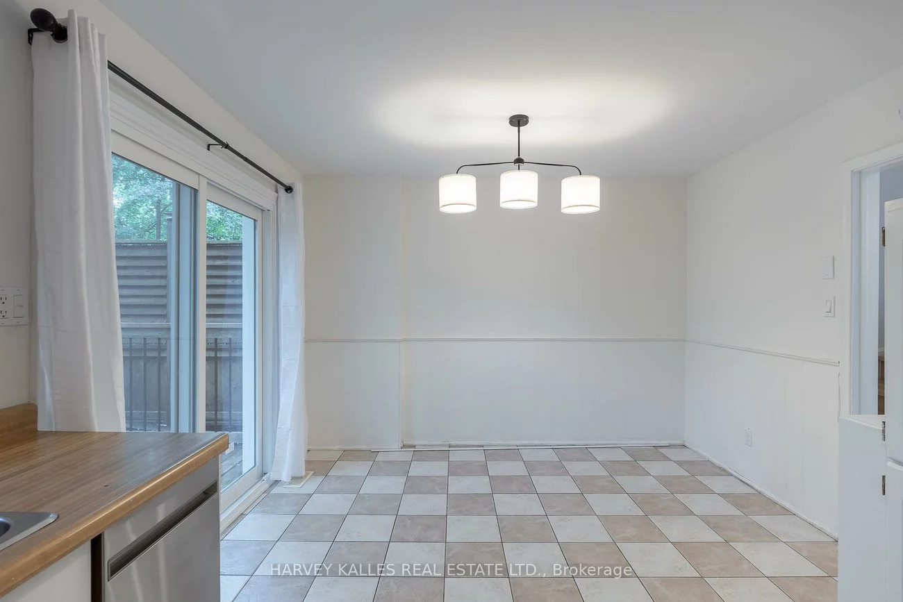 2258, Brookhurst, Clarkson, Mississauga
