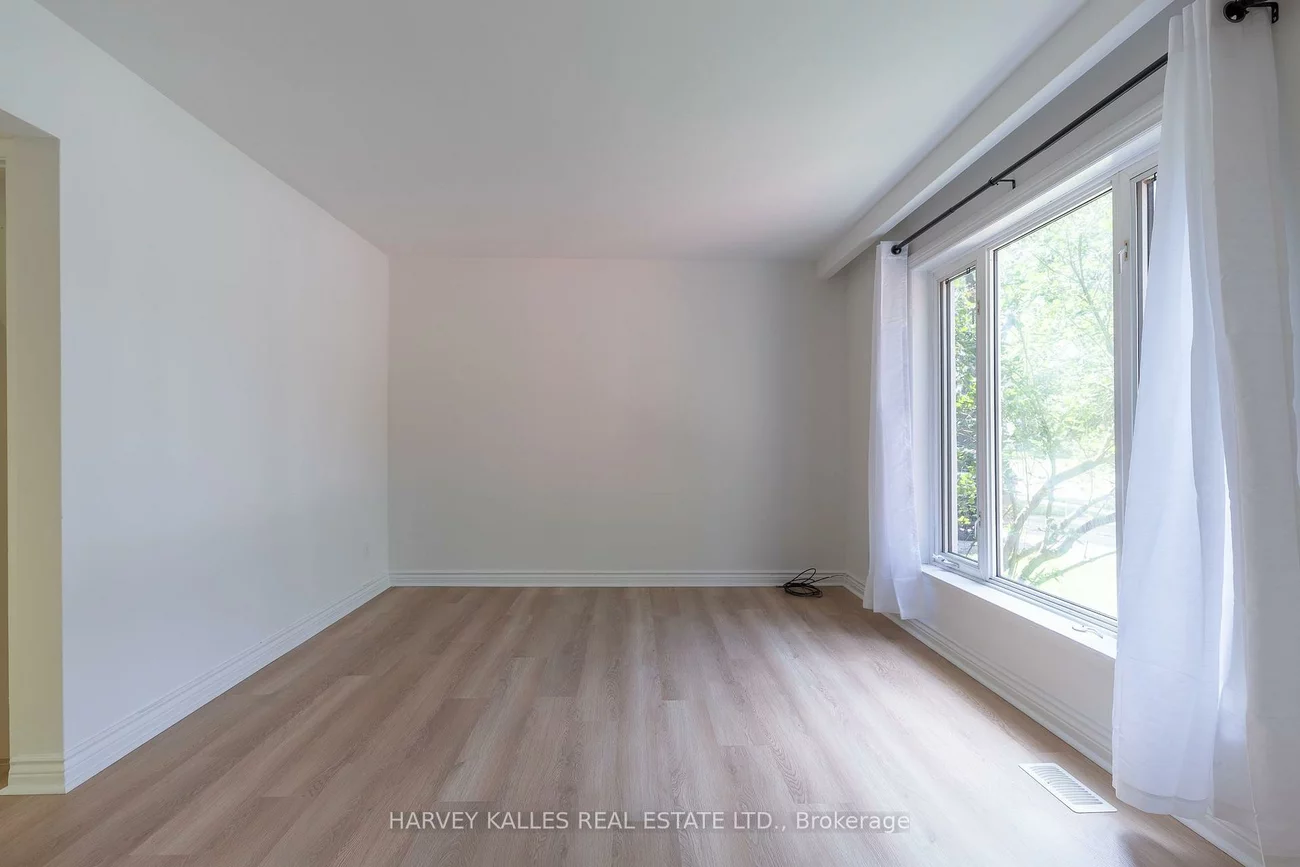 2258, Brookhurst, Clarkson, Mississauga
