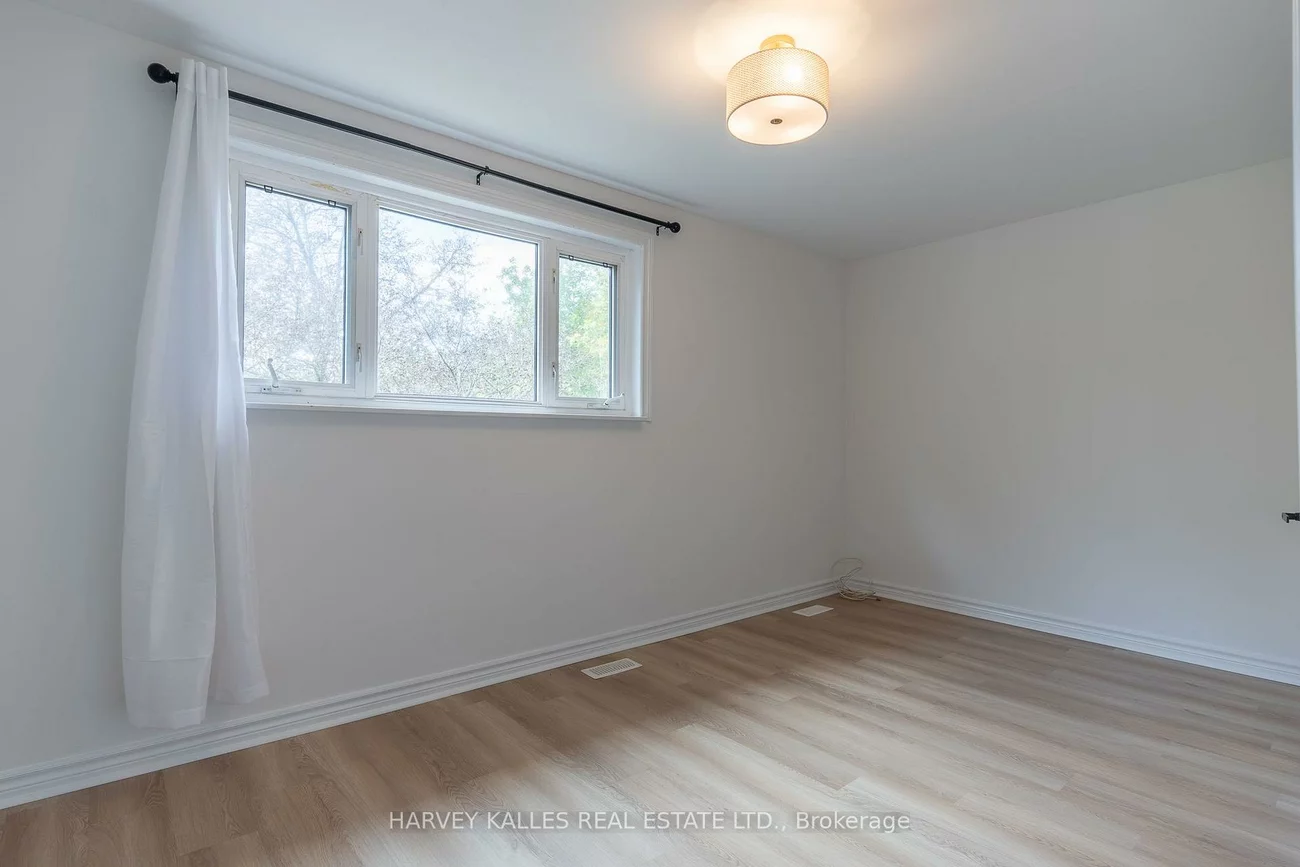 2258, Brookhurst, Clarkson, Mississauga
