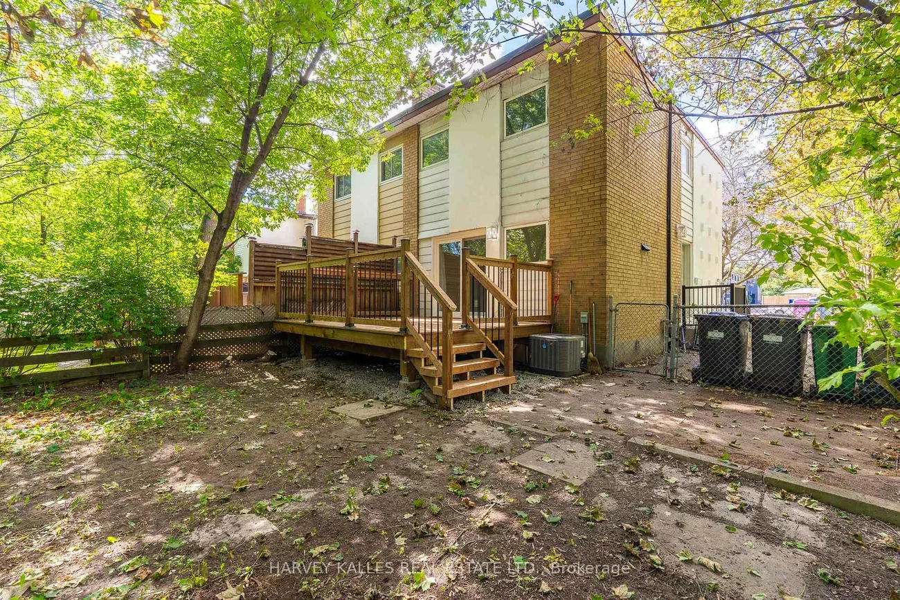 2258, Brookhurst, Clarkson, Mississauga