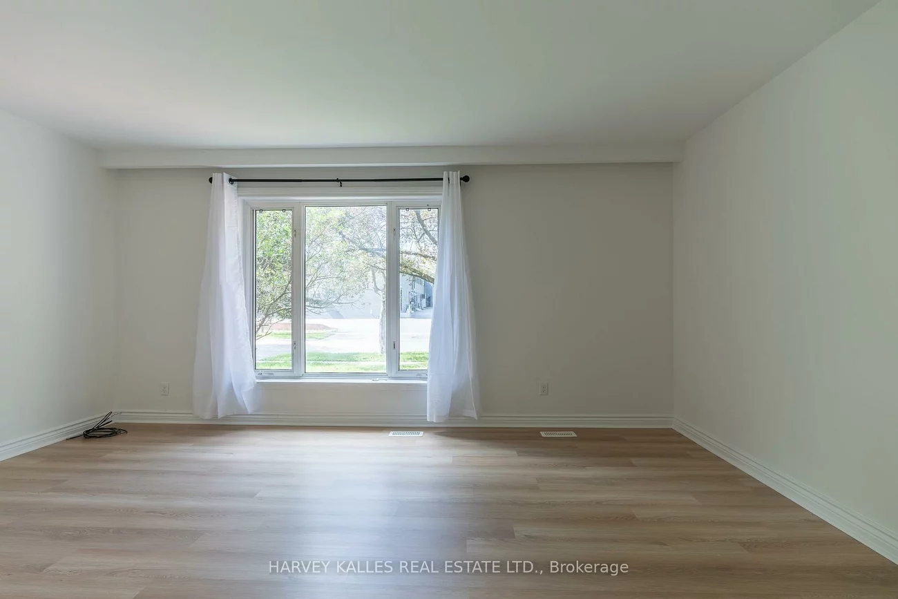 2258, Brookhurst, Clarkson, Mississauga