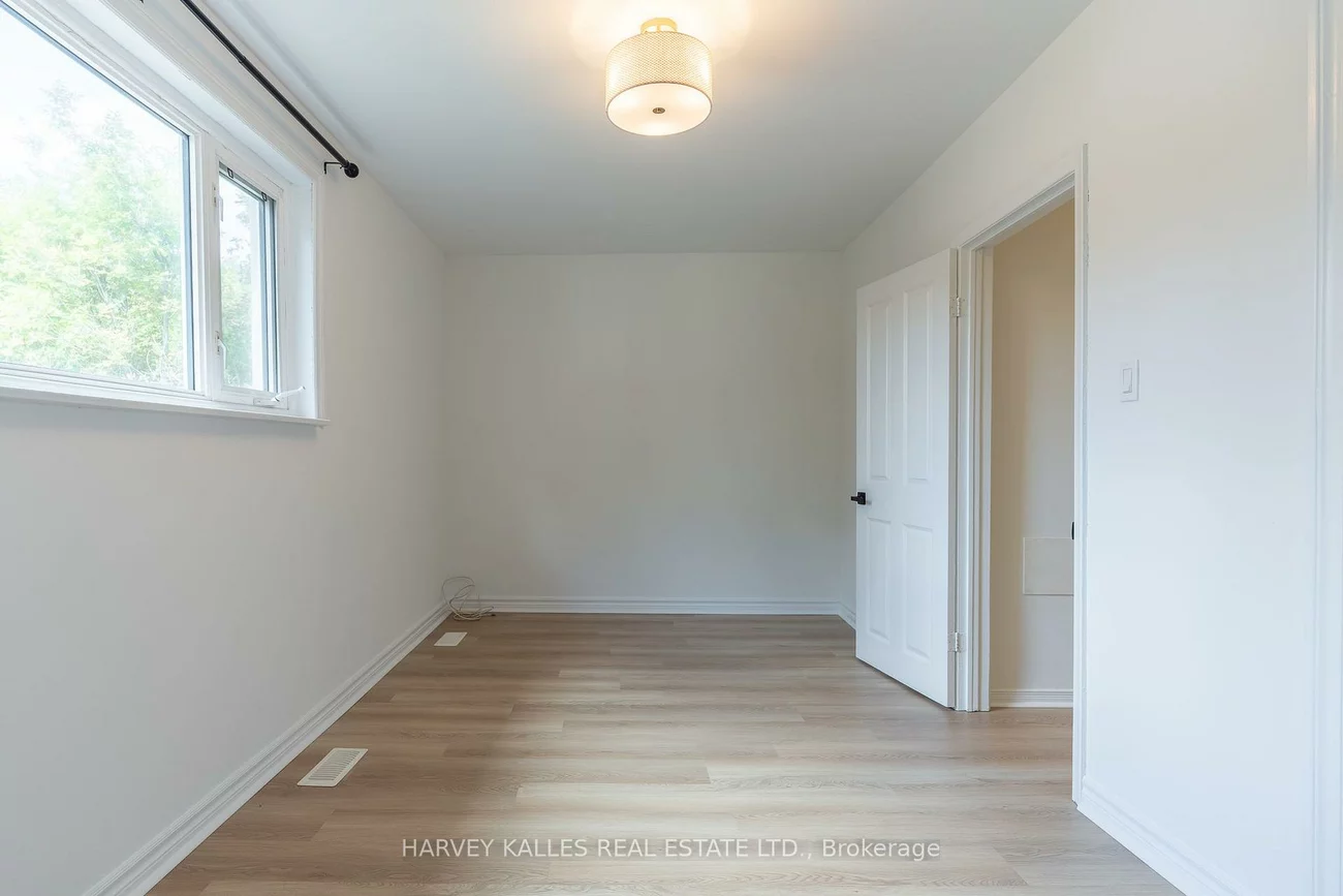 2258, Brookhurst, Clarkson, Mississauga